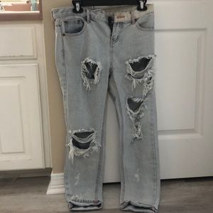 NWOT Never worn teaspoon ripped jeans